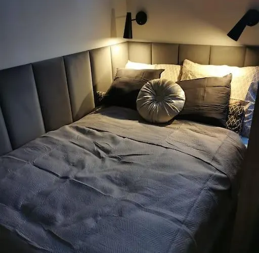 Flat Near Old Town Apartment